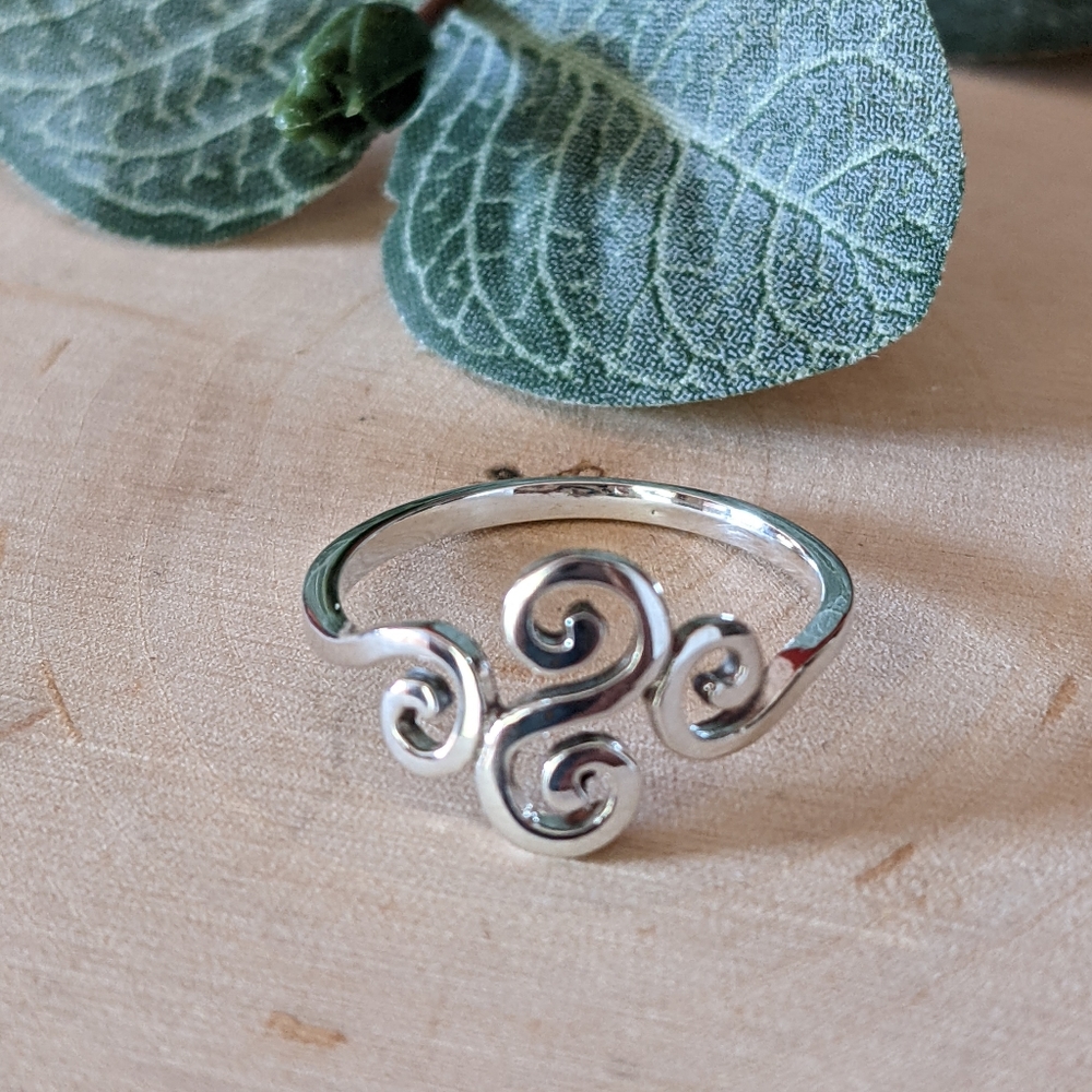 925 Sterling Silver Swirl Design Ring Women's Jewlery Size 7